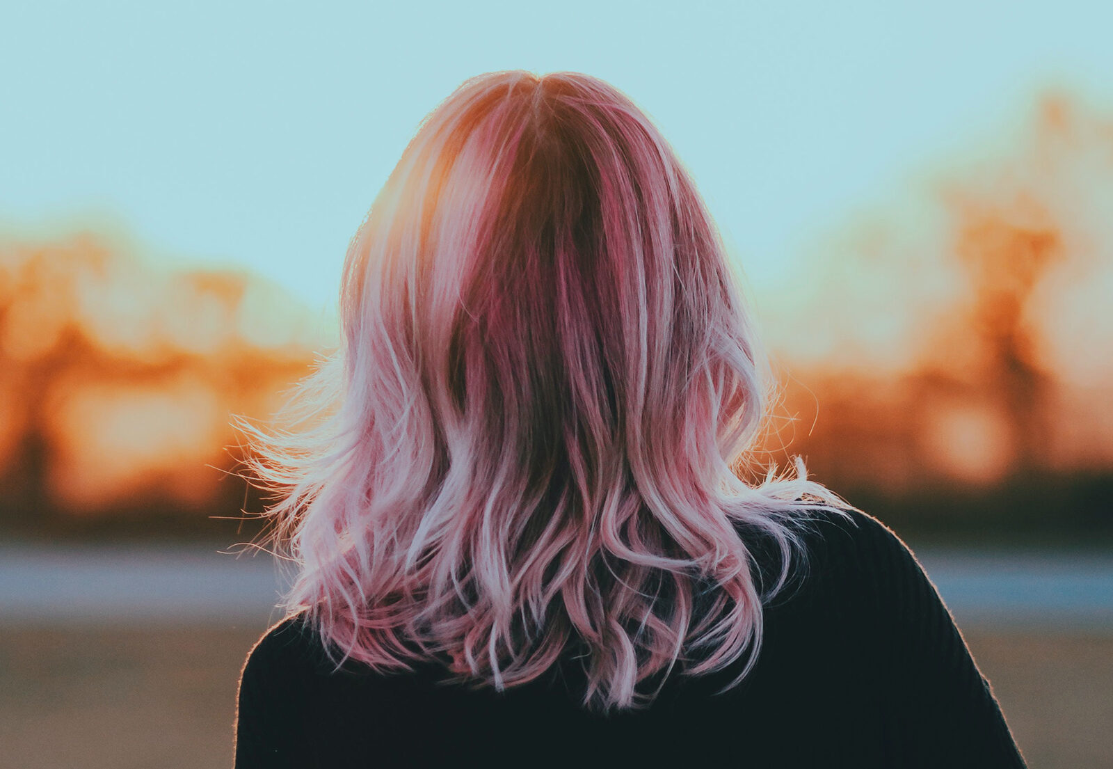 ¿Quieres saber cómo conseguir colores fantasía a la vez que cabellos sanos?